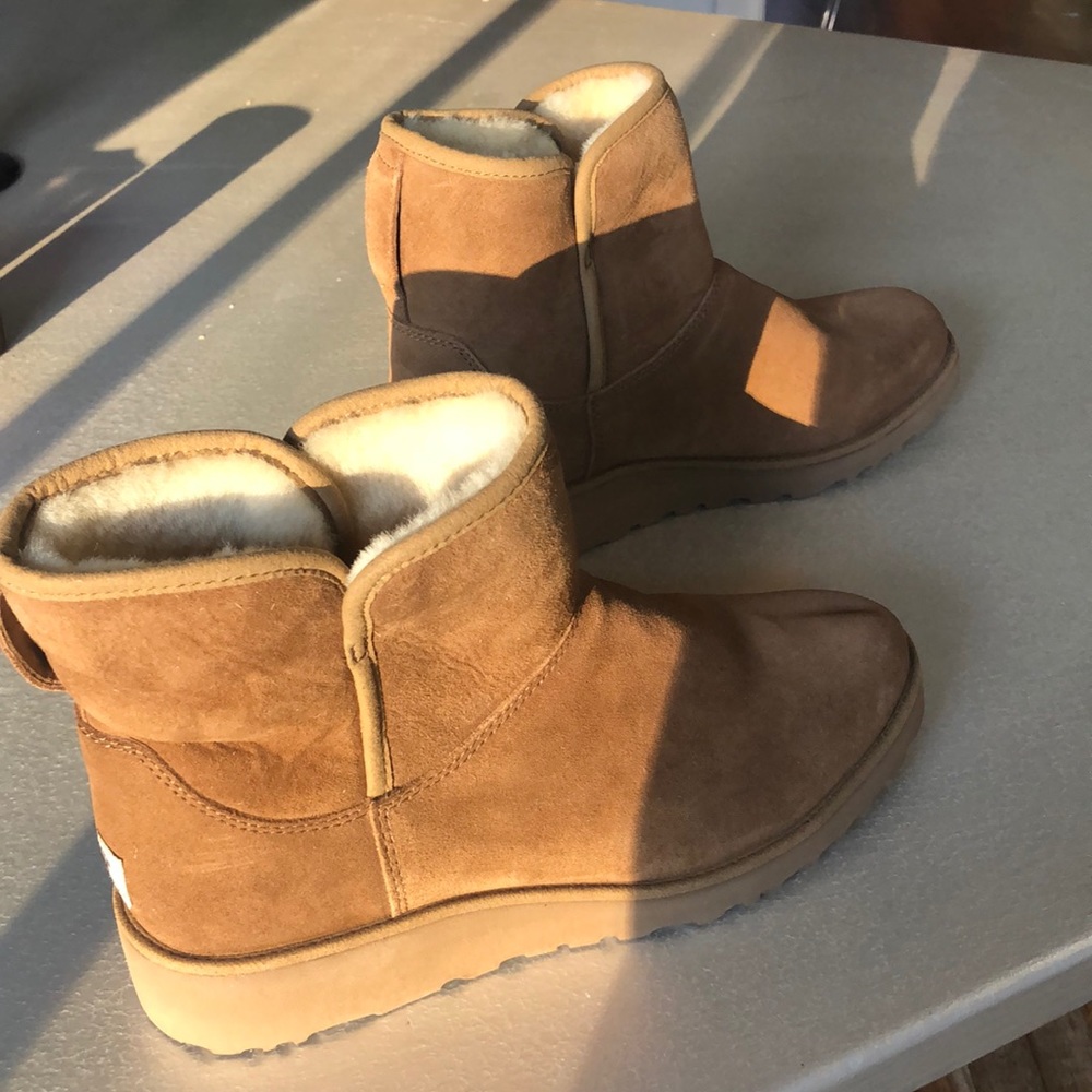 NBW Ugg Camel Short Boot